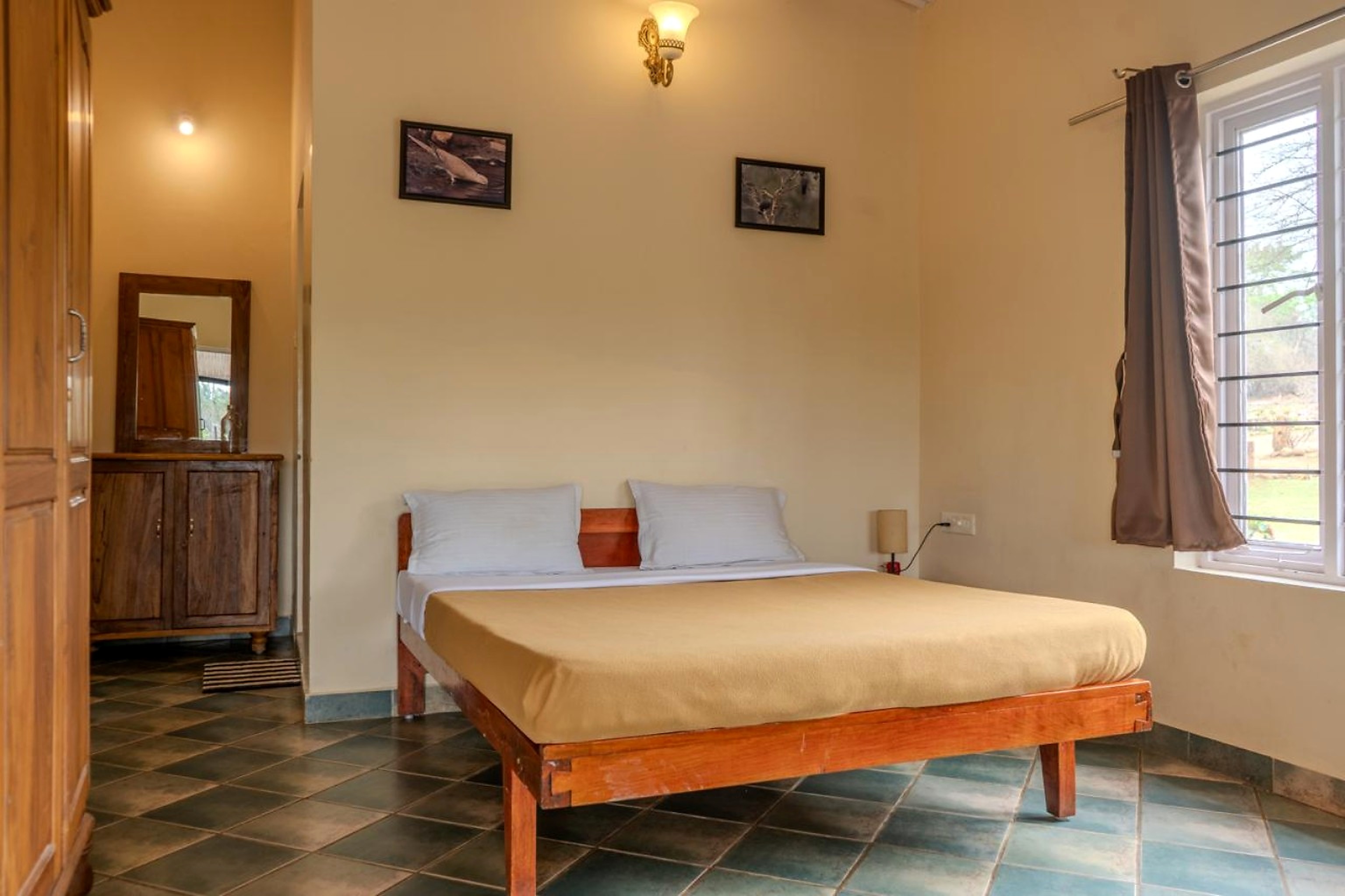 Air-conditioned double room at Runnel View